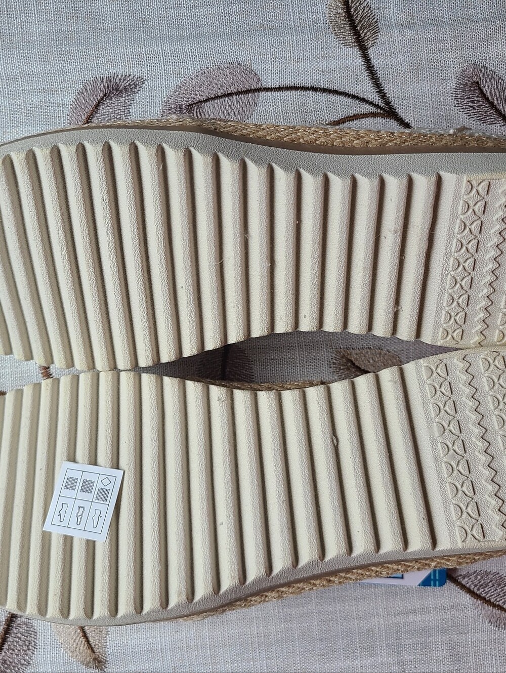 Skechers BOBS Women's Slip-On Espadrilles - Cream Beige Size 9 - Picture 4 of 9